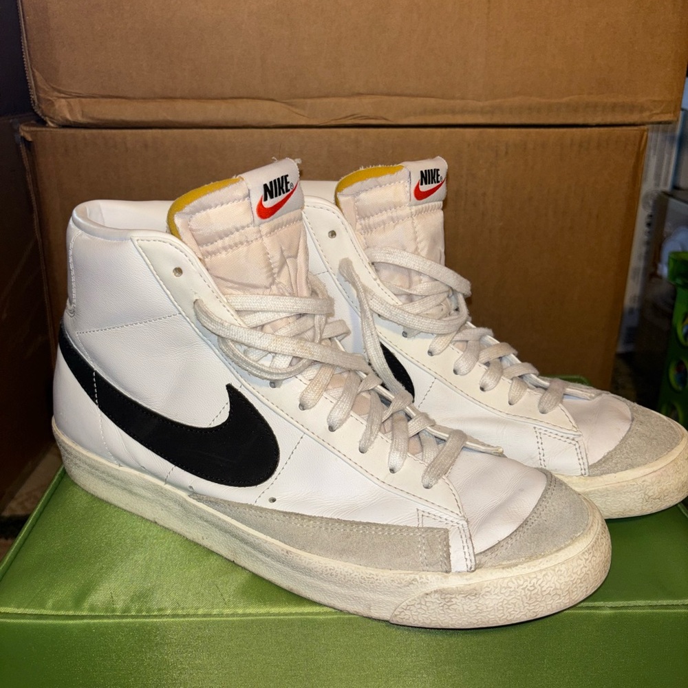 Nike Blazer Mid ’77 Vintage Sneakers – Men’s 11.5 | White/Black